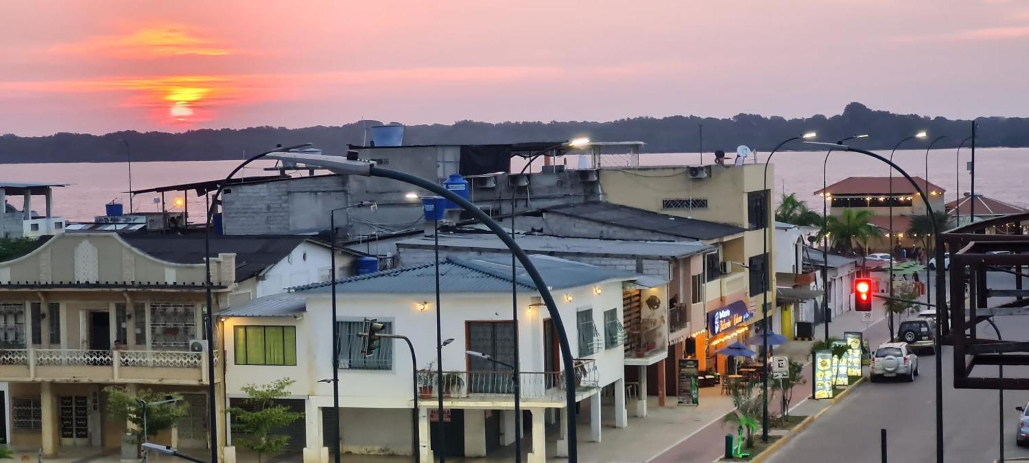 Hostal Solar Del Puerto Machala Bagian luar foto